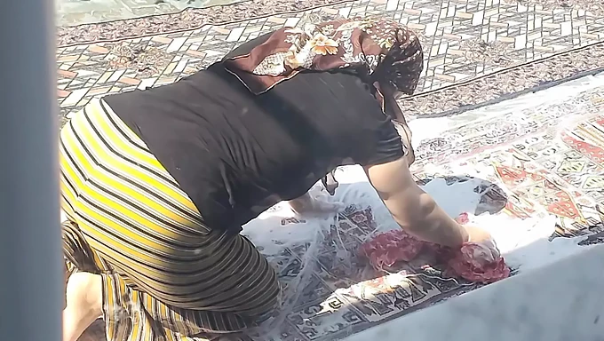 Türbanlı Olgun Türk Kadın Ev Yapımı Videoda Soyundu